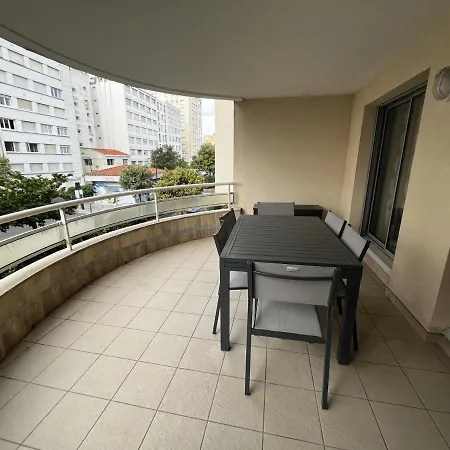 Apartamento 3 Pieces A 100m De La Avec Grande Terrasse Et Wifi - *
