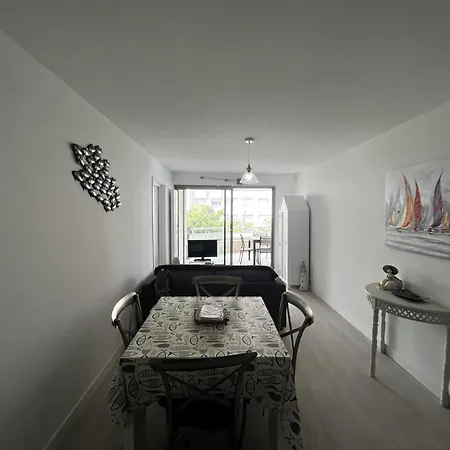 3 Pieces A 100m De La Avec Grande Terrasse Et Wifi -