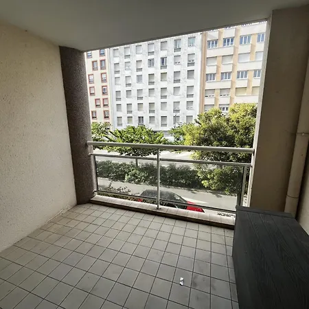 3 Pieces A 100m De La Avec Grande Terrasse Et Wifi - *