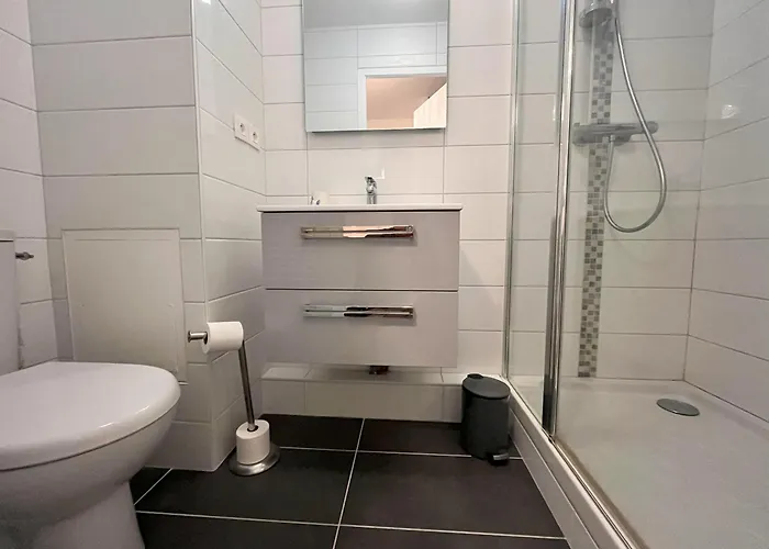 3 Pieces A 100m De La Avec Grande Terrasse Et Wifi - - Fr-1-197-537 * 莱萨布勒-多洛讷