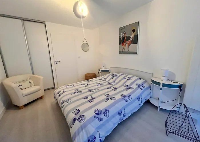 3 Pieces A 100m De La Avec Grande Terrasse Et Wifi - - Fr-1-197-537 * 莱萨布勒-多洛讷